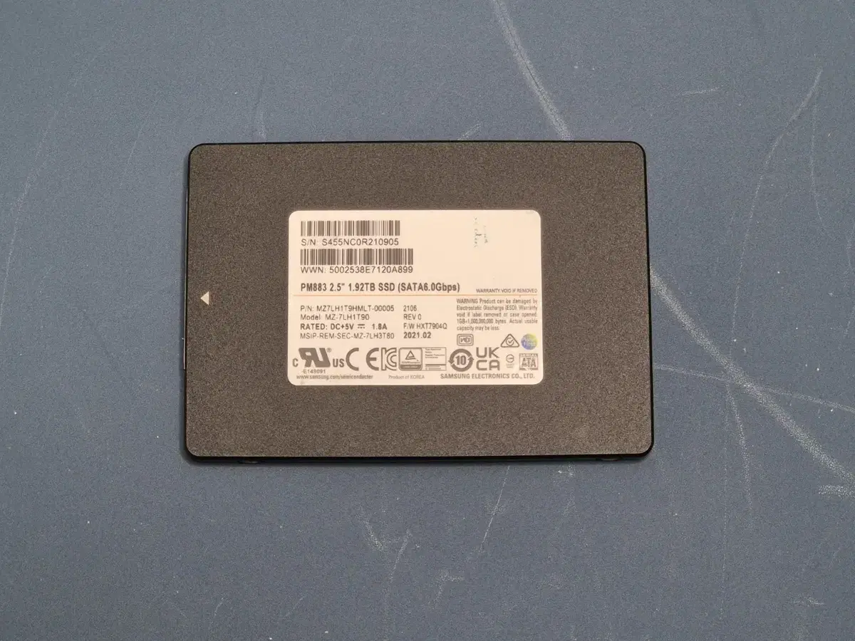 PM883 2.5인치 1.92TB 서버용 SATA SSD